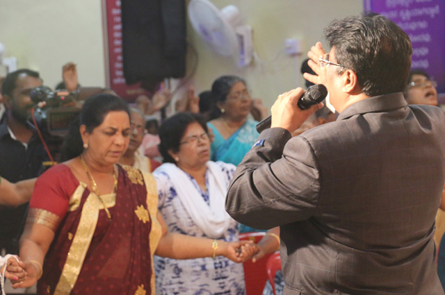 Hundreds gathered at the Night Vigil prayer organized by Grace Ministry in Mangalore at Prayer Center here on Feb 03, 2018. Many were healed by the power of Holy Spirit by the prayers of Bro Andrew Richard.